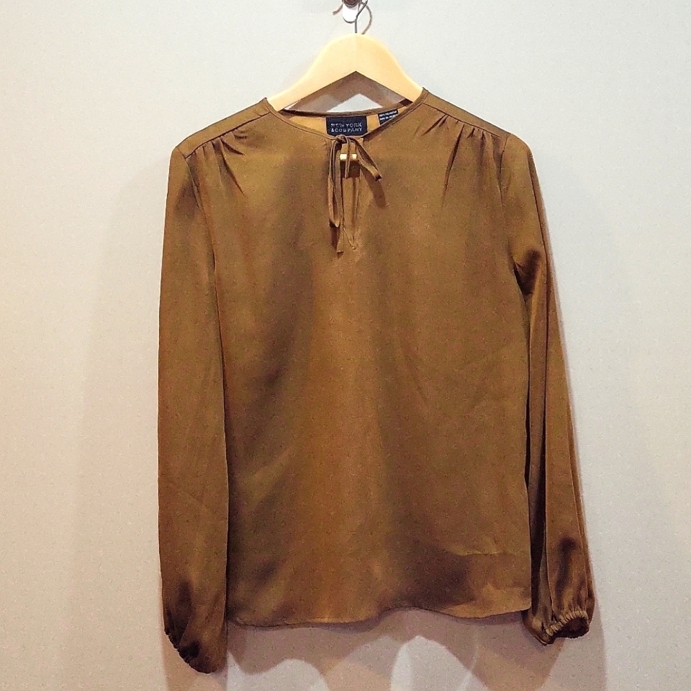 Silky bronze New York & Co top size M EUC